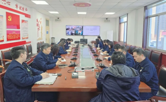 以案為鑒筑防線——龍鋼集團公司開展憲法宣傳周貿(mào)易合同風(fēng)險管理專題培訓(xùn)