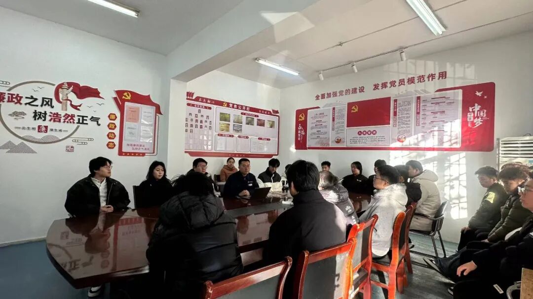 校企聯(lián)動(dòng)促成長(zhǎng)！陜西工商職業(yè)學(xué)院師生走進(jìn)龍鋼集團(tuán)3D打印開發(fā)中心