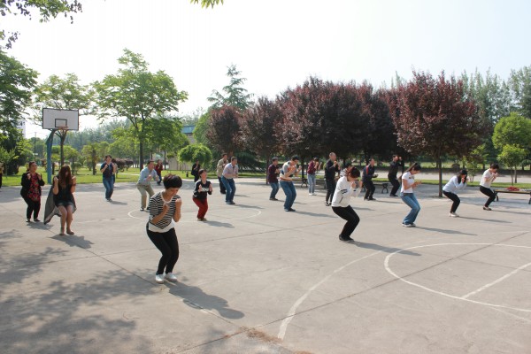 ��܈��˾�_չ���g�ٻ��