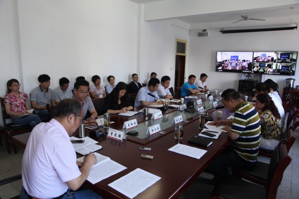 龍鋼集團專題學(xué)習(xí)貫徹兩級會議精神 