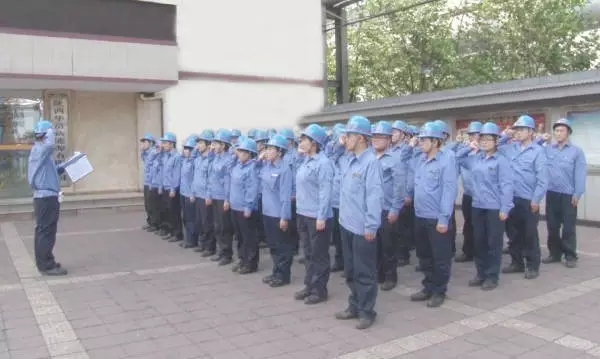 “兩學(xué)一做”接地氣 模范帶頭樹標(biāo)桿---華富新能源公司發(fā)電一區(qū)黨支部“兩學(xué)一做”活動(dòng)側(cè)記