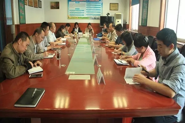 陜鋼集團(tuán)檢查龍鋼集團(tuán)“兩學(xué)一做”重點(diǎn)工作