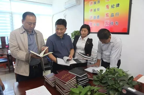 陜鋼集團(tuán)檢查龍鋼集團(tuán)“兩學(xué)一做”重點(diǎn)工作