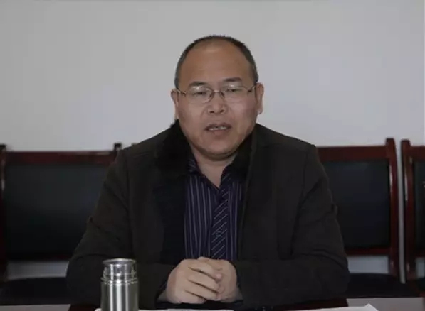 楊海峰指導(dǎo)龍鋼集團(tuán)領(lǐng)導(dǎo)班子“兩學(xué)一做”學(xué)習(xí)教育專題民主生活會(huì)