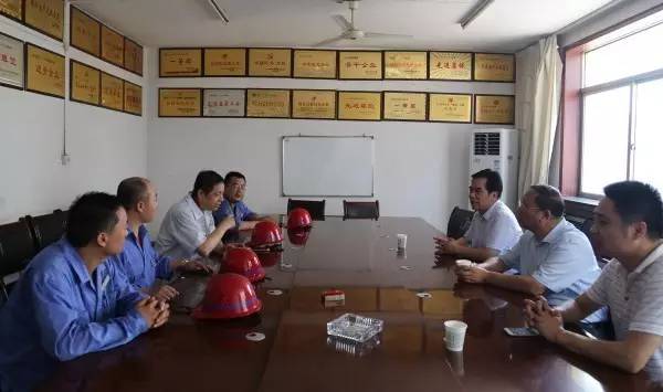 董銀師、劉光明、陳輝赴基層單位慰問送清涼