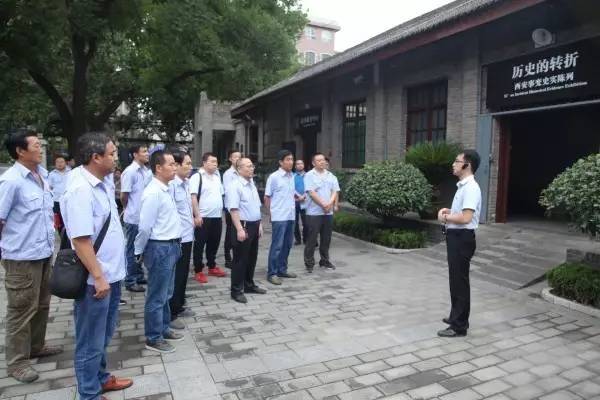 龍鋼集團開展紀念建軍90周年復(fù)轉(zhuǎn)退伍軍人革命傳統(tǒng)教育活動