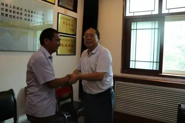 董銀師李武強唐鑫一行到大西溝礦業(yè)公司慰問困難黨員及職工