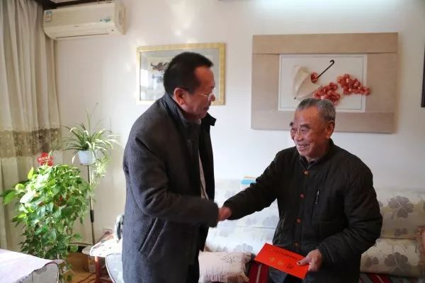 ����һ�п������F(tu��n)��˾�x�����ϸɲ����z��