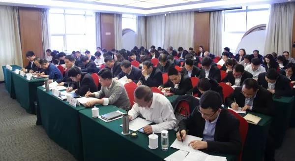 龍鋼集團召開機關“轉作風、塑形象、提素質”專題會