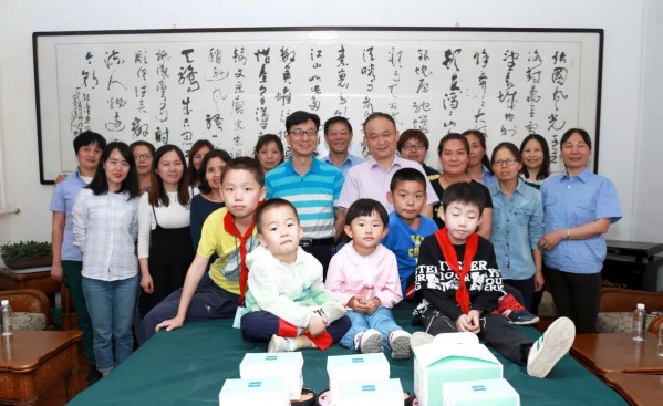 ���P(gu��n)ע���L(zh��ng) ����(m��ng)��һ��������䓼��F(tu��n)Ůί�_չ����һ��ͯ��(ji��)���P(gu��n)�ۻ��(d��ng)