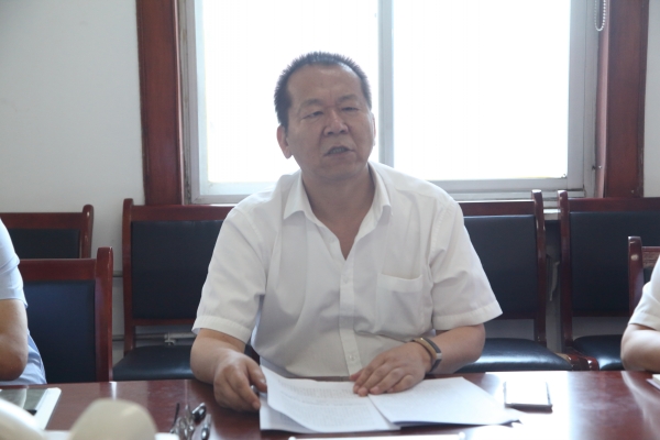 龍鋼集團黨委理論學習中心組進行“不忘初心、牢記使命”專題學習