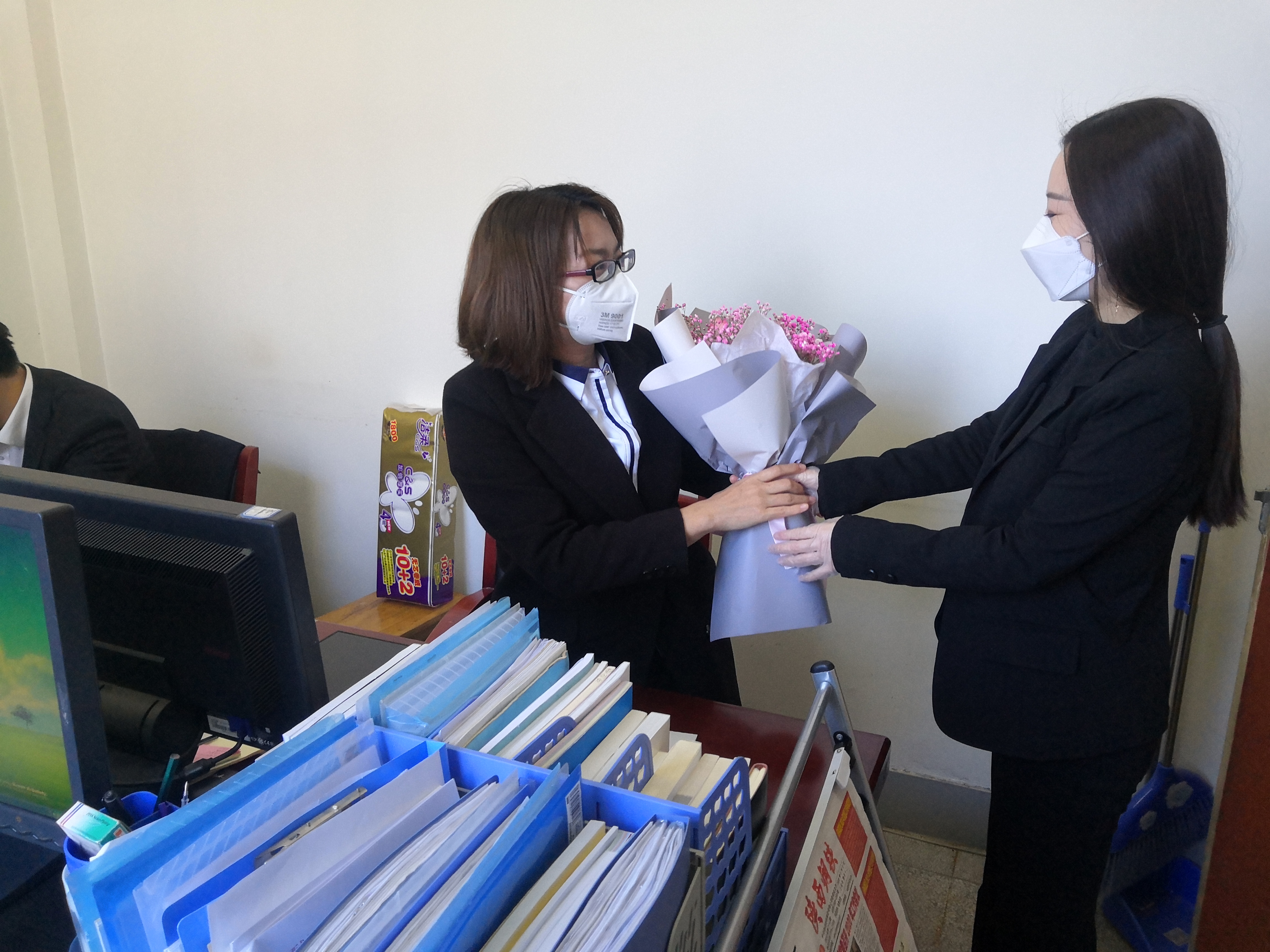 ��䓼��F��˾�C�P�����_չ�����ˡ��DŮ��(ji��)���r�����