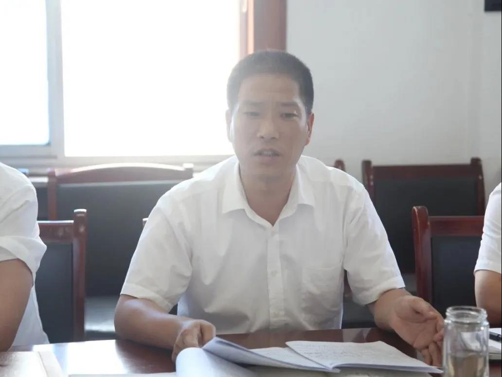 龍鋼集團(tuán)召開6月經(jīng)濟(jì)運(yùn)行分析暨上半年追趕超越點(diǎn)評會