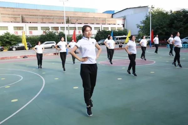 ��䓼��F(tu��n)��ӭ���c��ȫ����V���w��չ�ݻ����Ӱ