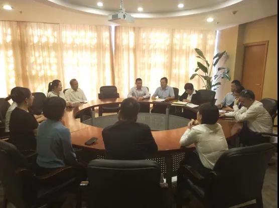 禹龍國際酒店與各部門進行經(jīng)營管理目標責任書簽約