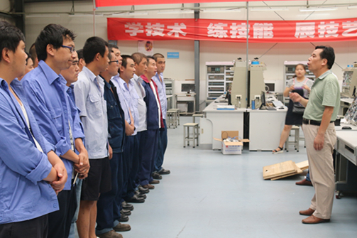 龍鋼集團(tuán)開展“省機(jī)械冶金建材工會(huì)職業(yè)技能大賽”賽前大練兵